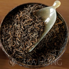A tea properly stored and matured remains dry, clean and pleasant, such as this Menghai Spring 2004, a classic pu'er.