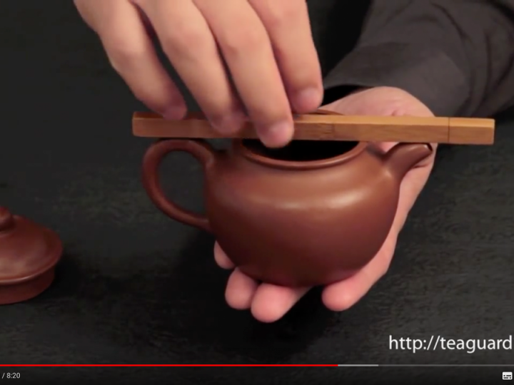 Ergonomic criteria for a Yixing teapot