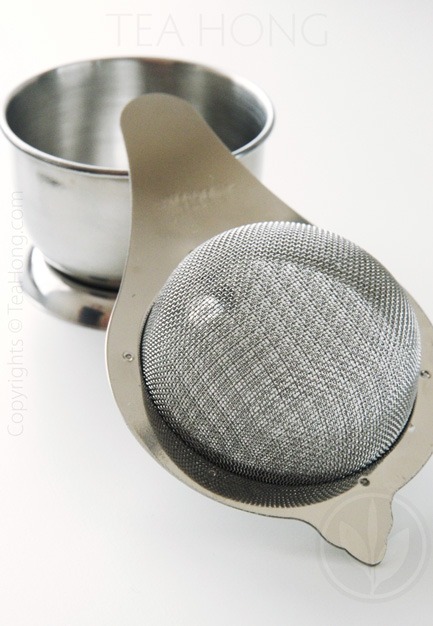 Classic Strainer with Rest