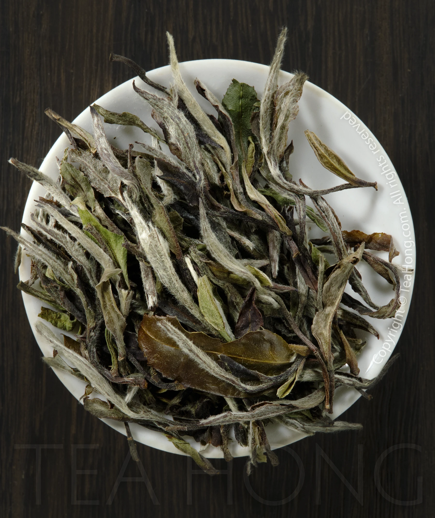 The tealeaves of the traditional white tea White Peony Classic Floral