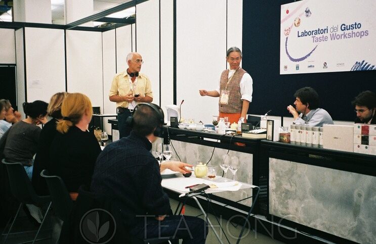 Tea demonstration at Slow Food 2004