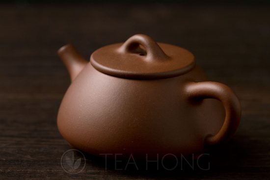 Zhou Li Ping: Shi Piao | Yixing teapot — three-quarter back vi