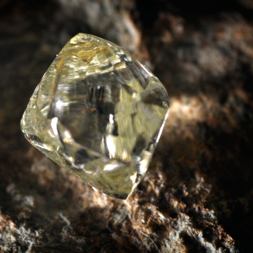 Octahedron diamond with green tint (Venezula)