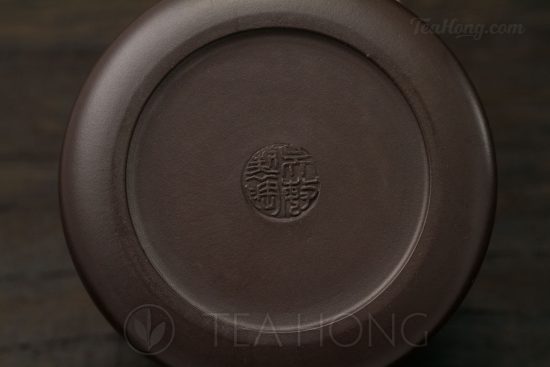 Yixing teapot — Wu Min: Bamboo Shi-piao bottom Yixing teapot — Wu Min: Bamboo Shi-piao bottom