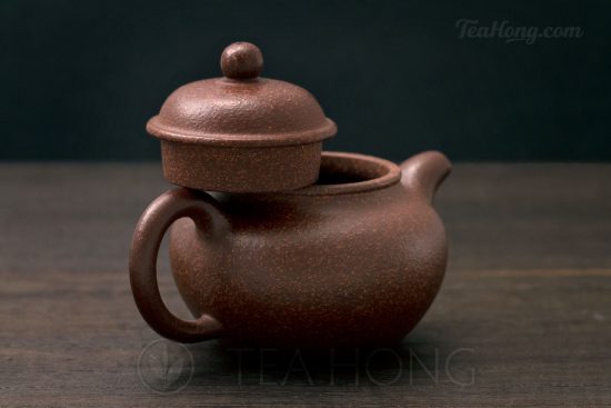 Yixing teapot — Yang Li Ya: Zijinsha lid open