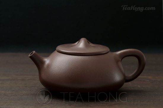 Yixing teapot — Yao Ling Xiang's Stone Ladle, side view