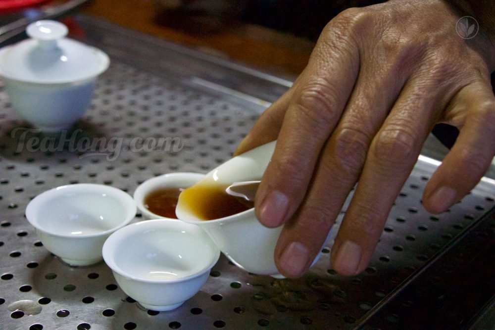 Old Master Wang brewing 25 year old deep baked Tieguanyin