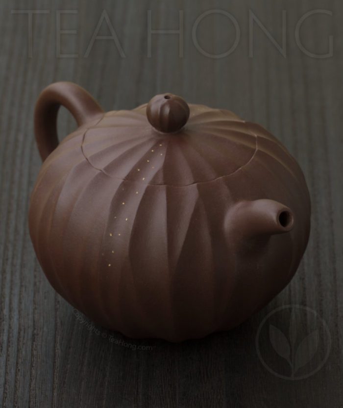Yixing teapot: Diamond by Shen Jian Kang — 3 quarter view