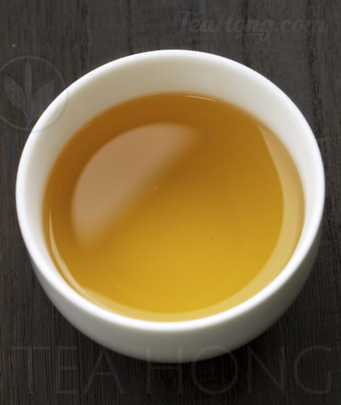 Infusion colour of Aura of the Night Phoenix oolong