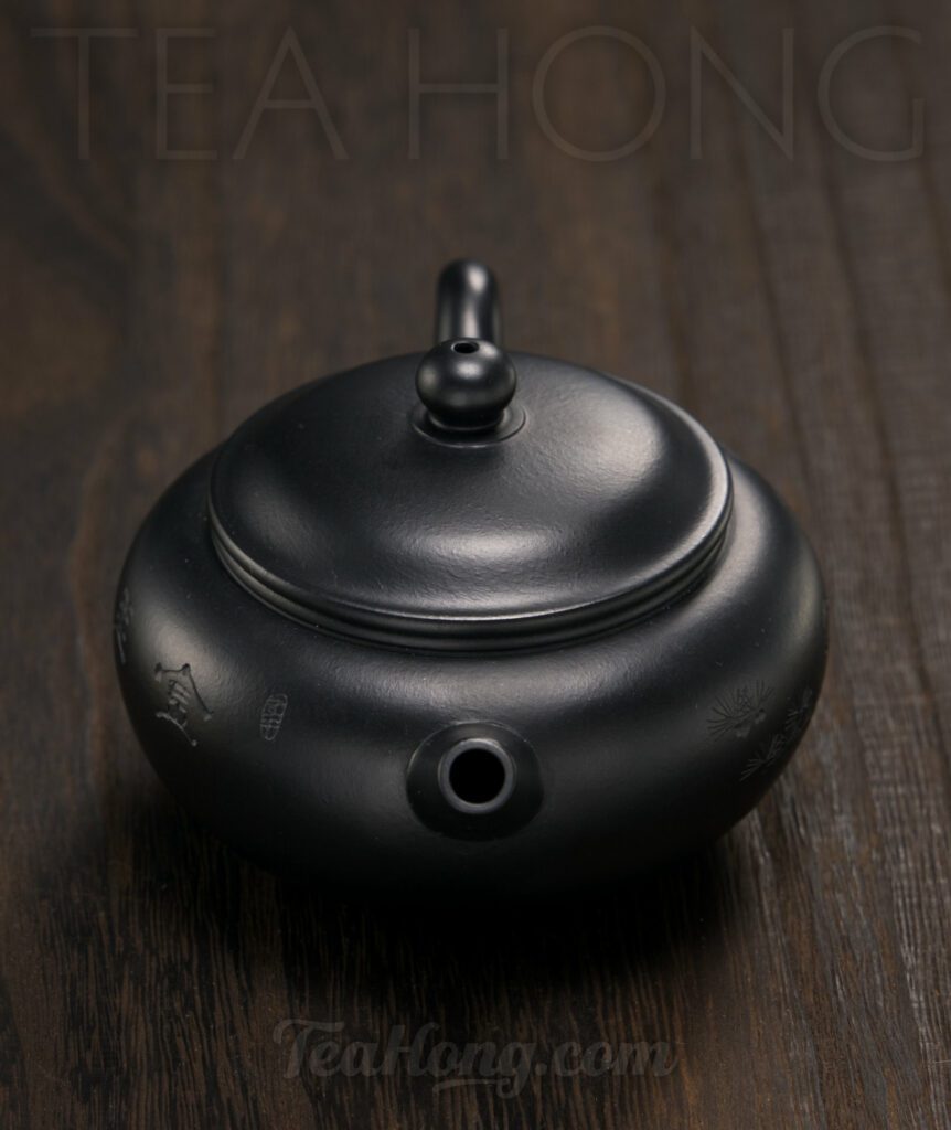 Zhang Xue Lei: "Prosperity" Yixing teapot