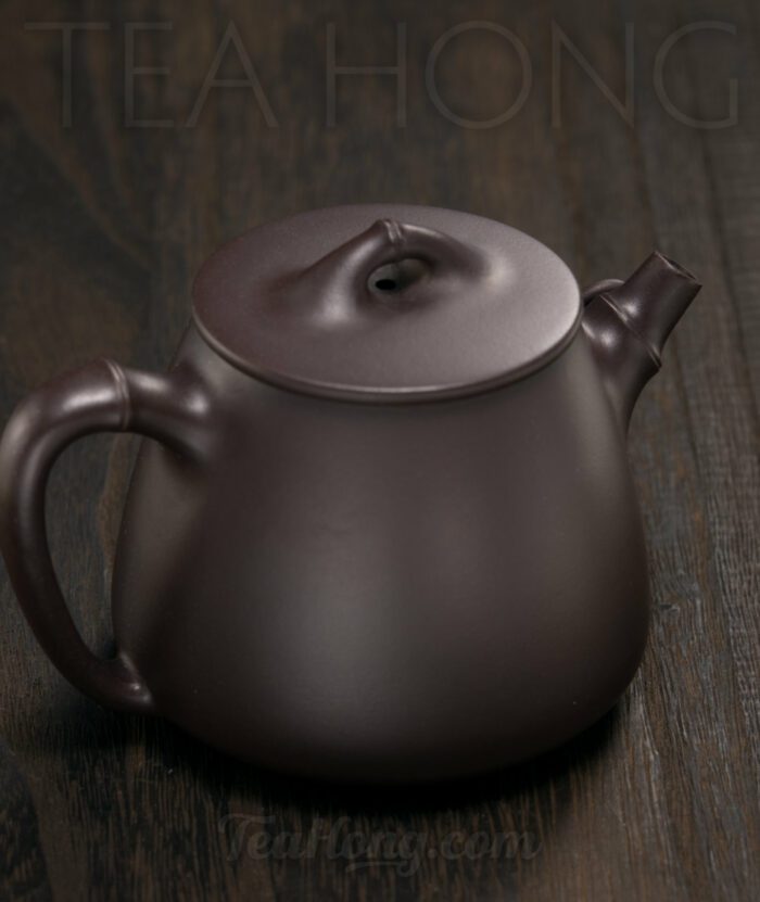 Zheng Jun: Tall Stone Ladle Yixing teapot: back