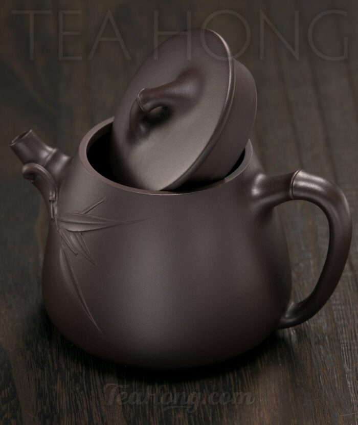 Zheng Jun: Tall Stone Ladle Yixing teapot: lid open