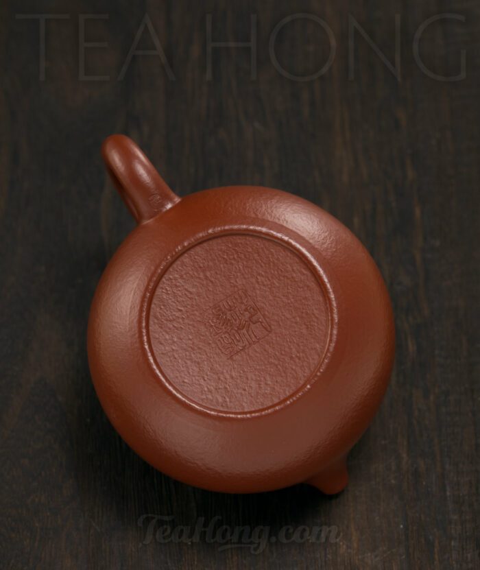 Fan Xi Ming: Xishi Yixing teapot: bottom