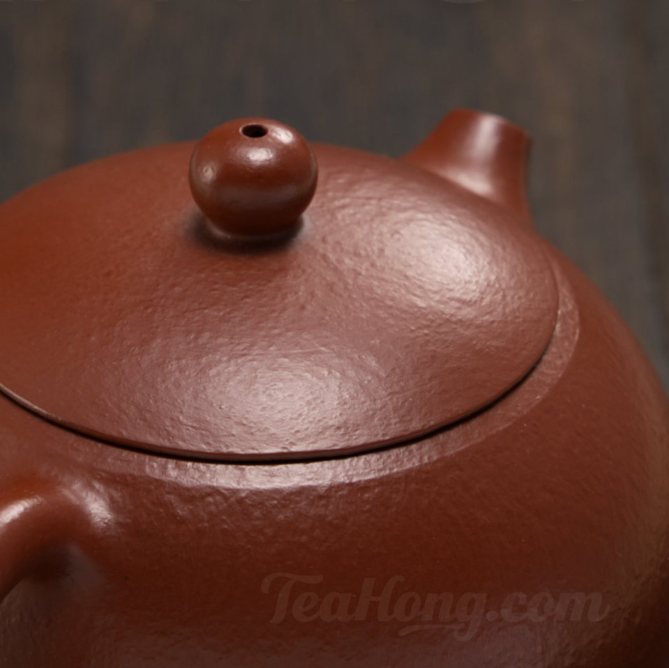 Closeup of the neck area of the Yixing teapot.