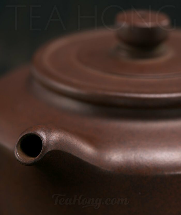 Gu Lu Zhou: Compass Yixing teapot: spout