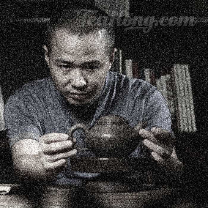 Zhou Guan Hua, Yixing teapot artist