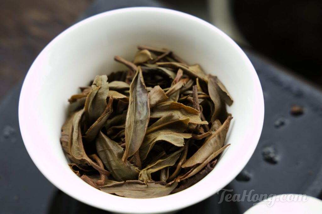 The infused leaves of Bai Hua Shu Maocha