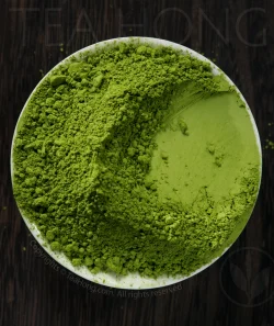 The fresh green colour of the finely powdered Ise Organic Matcha Unshin