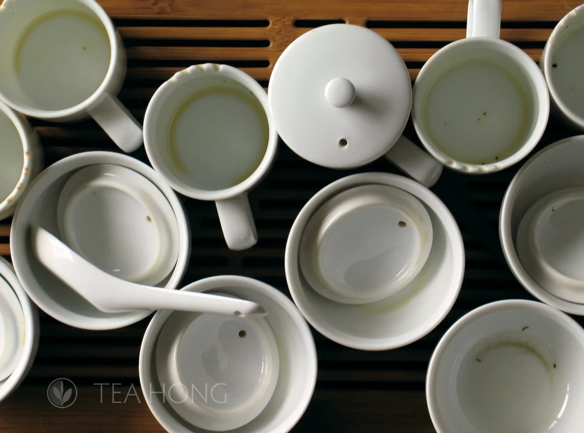 taster's mugs densely put together after use