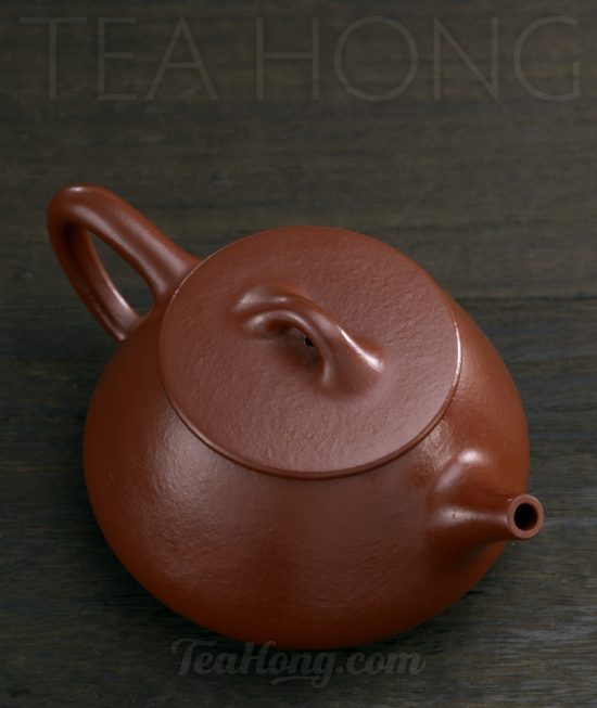 Wu Yong Jun: Stone Ladle A Yixing teapot handcrafted by Wu Yong Jun: top view