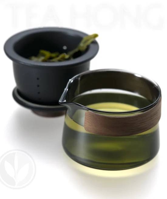 Teapot with the infuser and lid of Easy Life Traveller's Tea Set, Black option Teapot with the infuser and lid of Easy Life Traveller's Tea Set, Black option