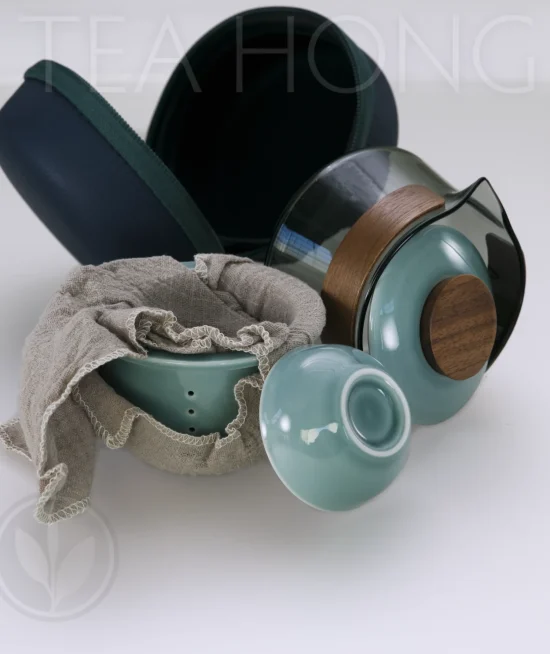 Easy Life Traveller's Tea Set with linen wrap the Traveller's Tea Set as unwrapped from the carrying case