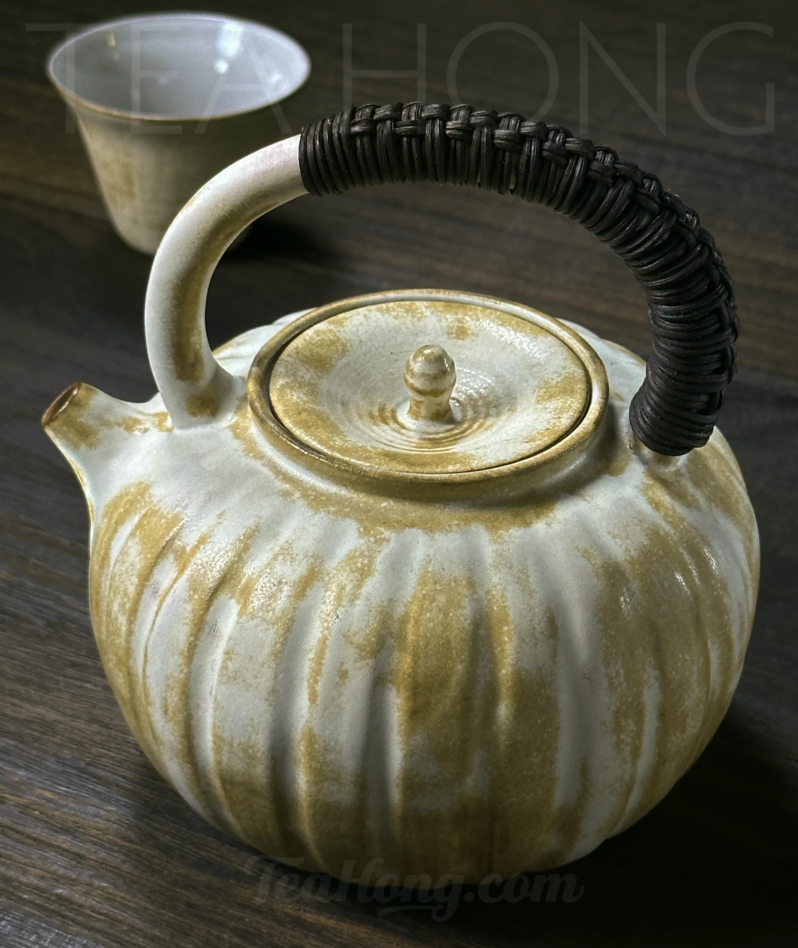 Pumpkin ti liang, Brahma earthenware teapot with arched handle