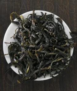 Tea leaves on a dish: Floral Pomelo Fenghuang dancong, a Phoenix oolong