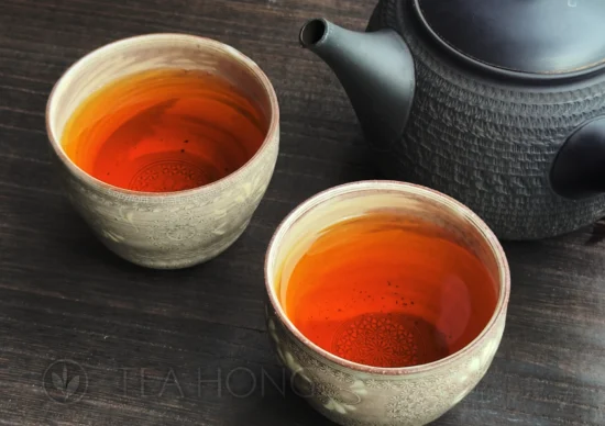 Yume Wakaba Wakocha liquor The bright, clear intensely red liquor colour of Yume Wakaba black tea