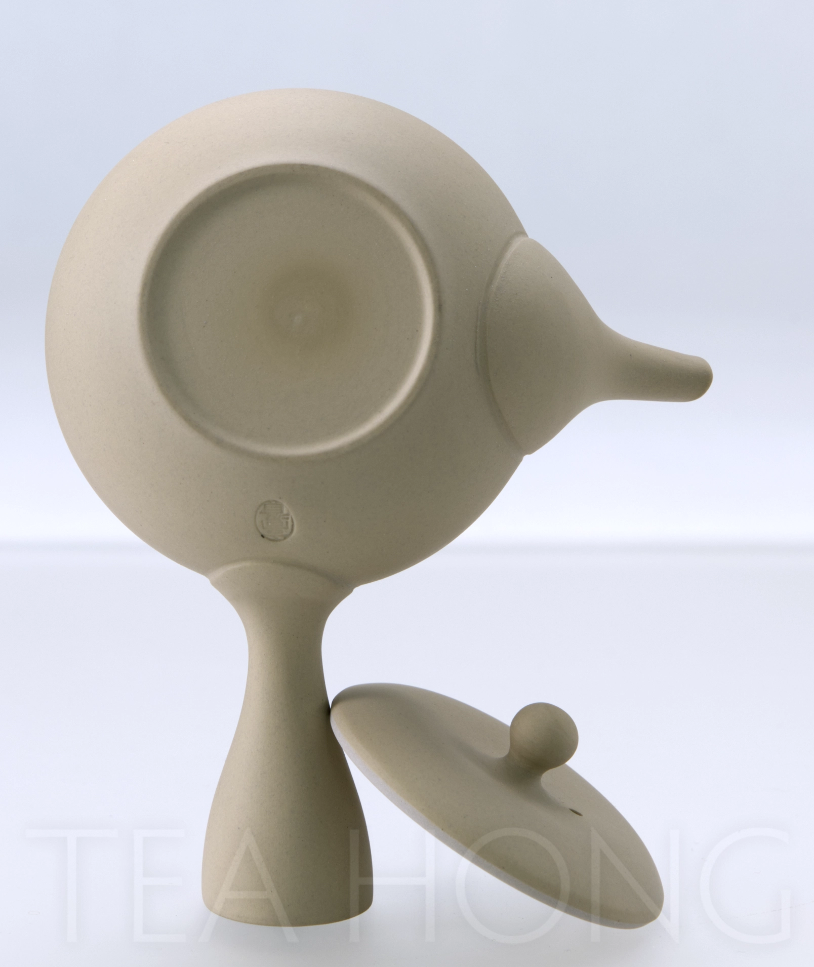 Takasuke Toen: Smoked White Clay