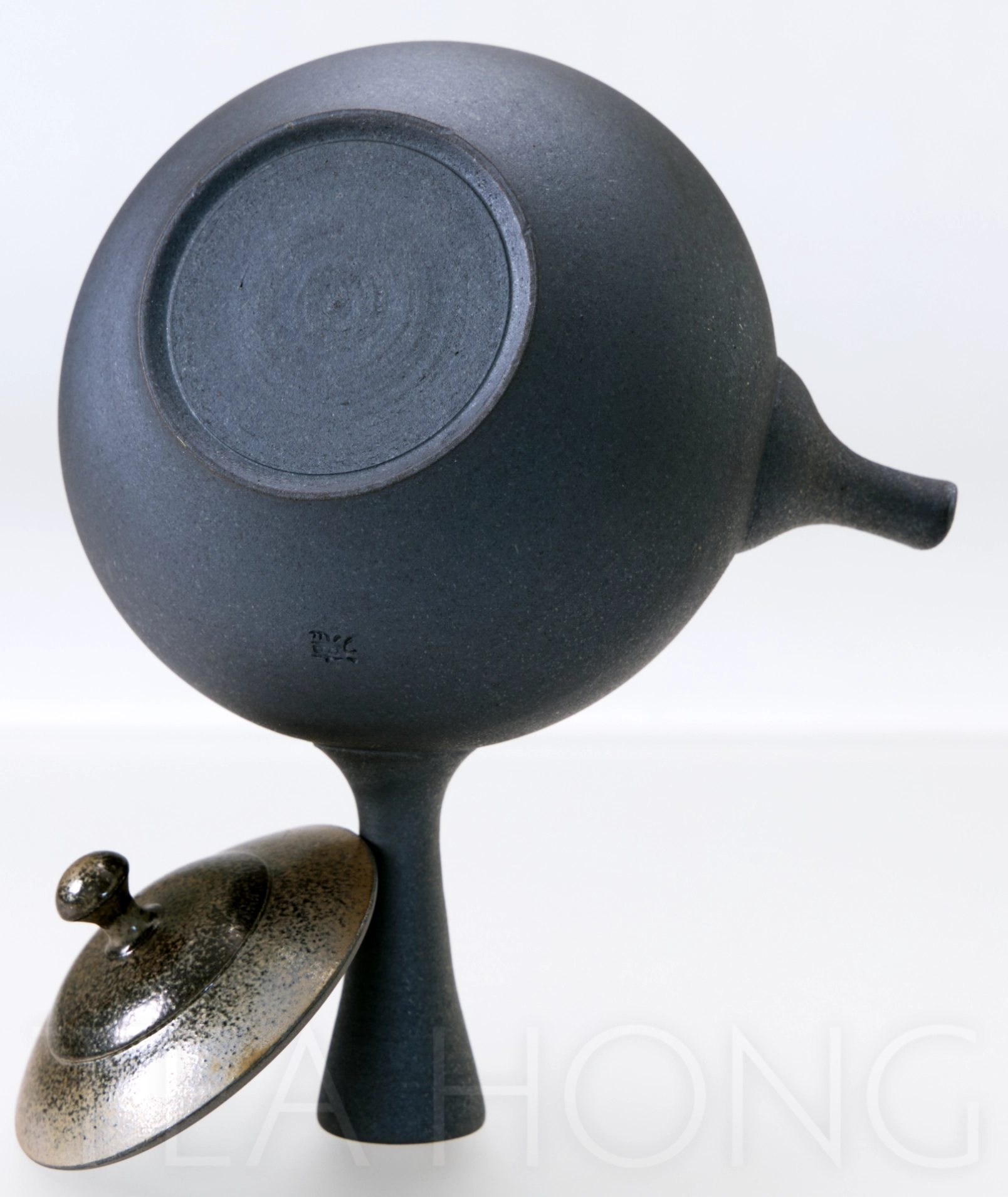 Tokuta Fujita: Dark Pearl with Double Brim