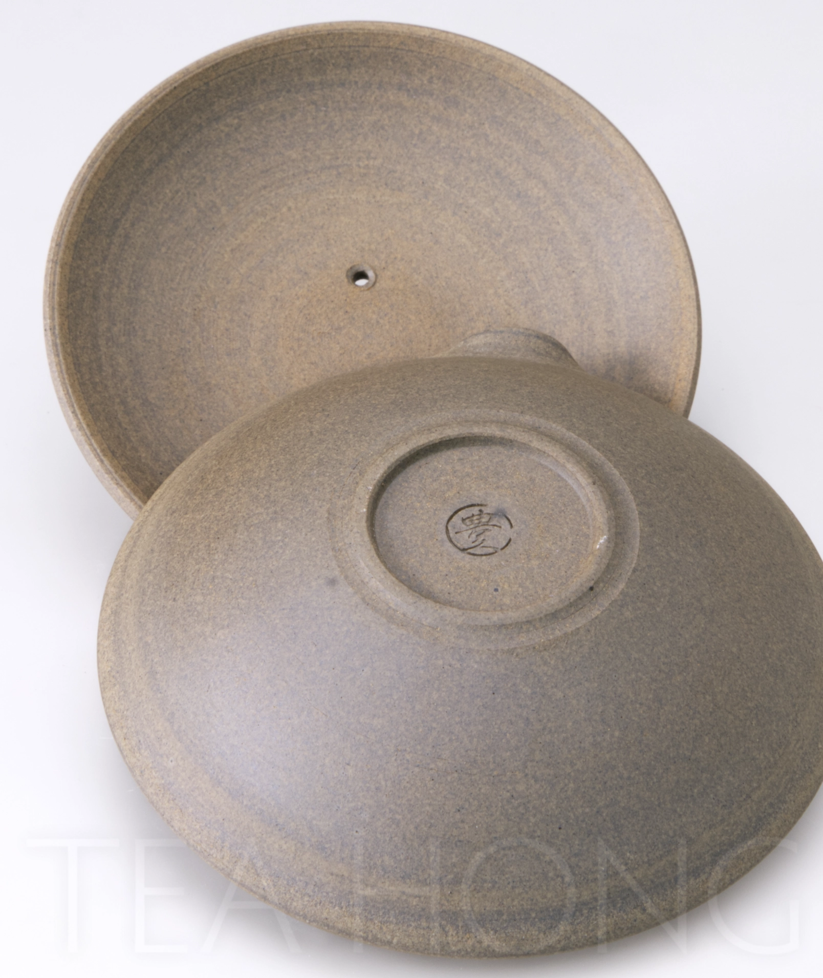Yutaka Tsuzuki: Skinclay Shiboridashi teapot