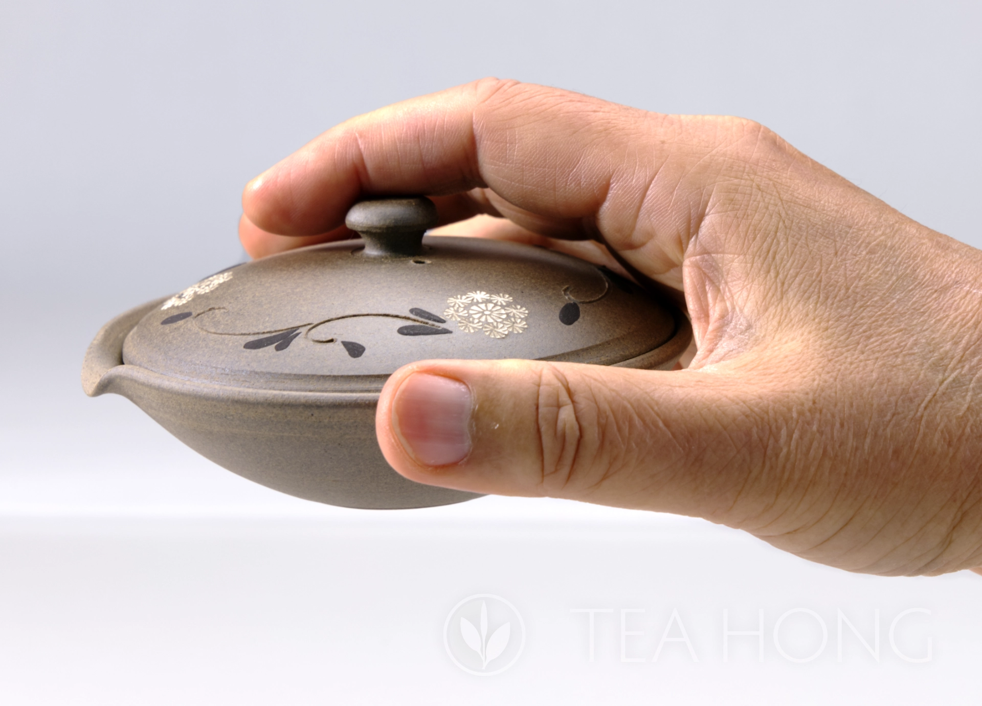 Yutaka Tsuzuki: Skinclay Shiboridashi teapot