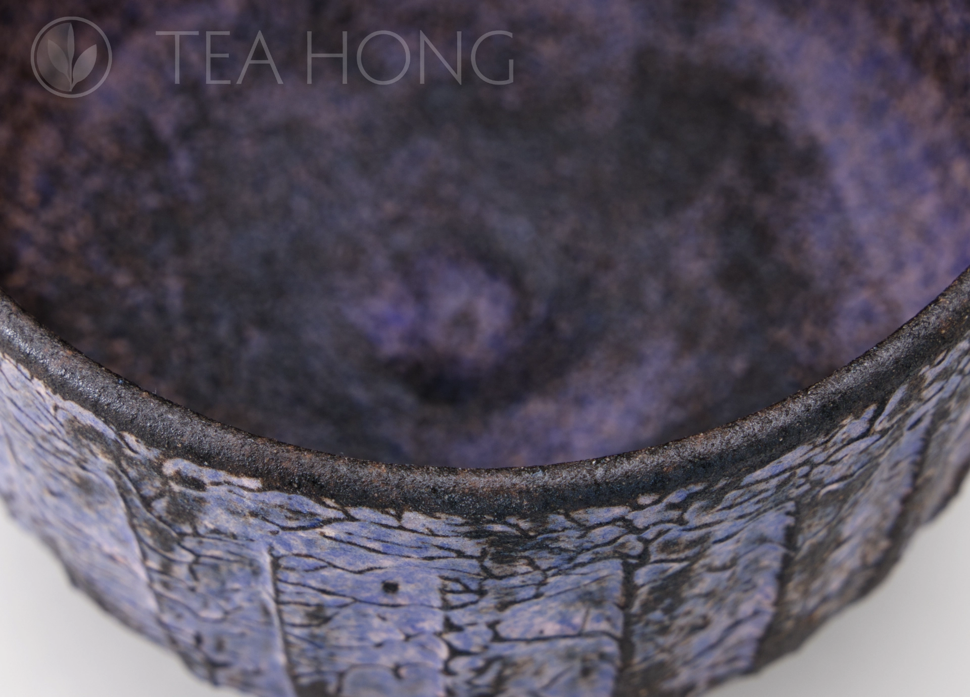 Kiyomizuyaki chawan: Hewn Purple