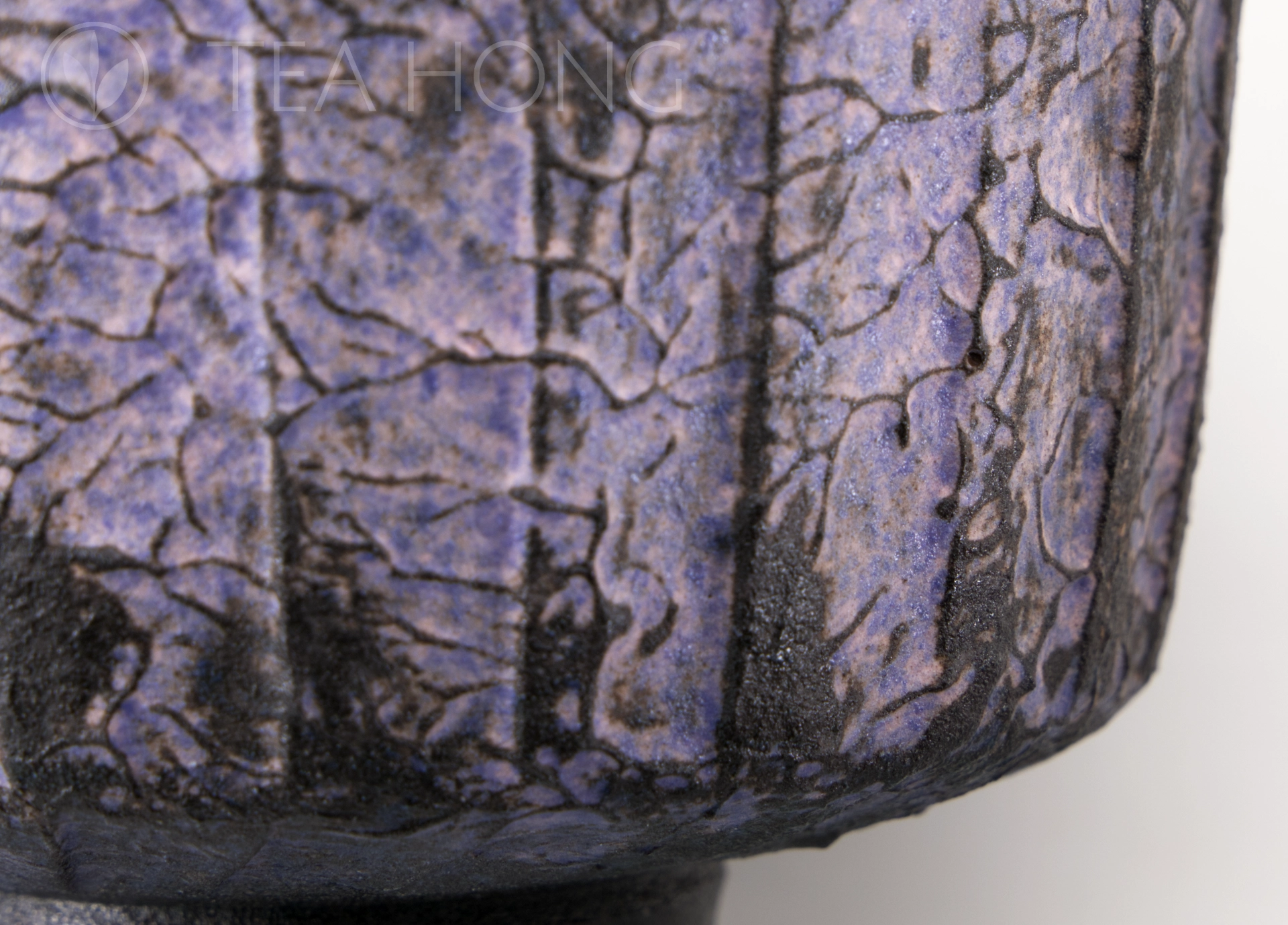 Kiyomizuyaki chawan: Hewn Purple
