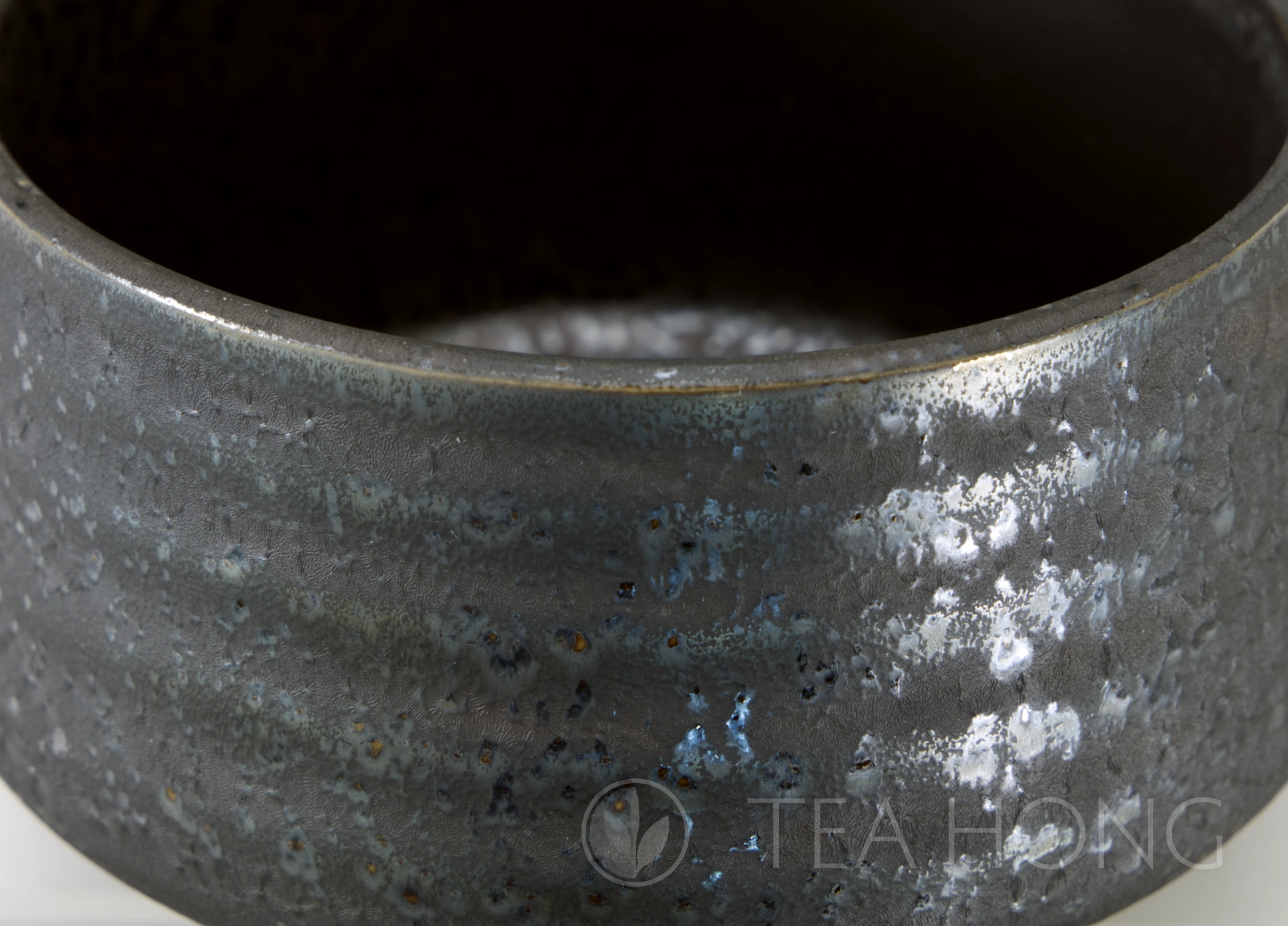 Minoyaki chawan: Black Gold Crystals