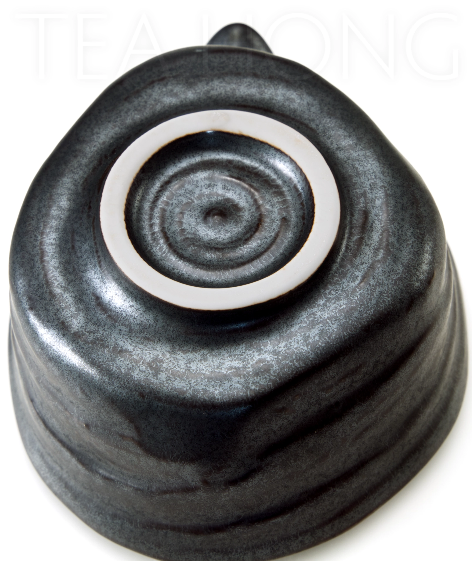 Minoyaki chawan: Black Spout