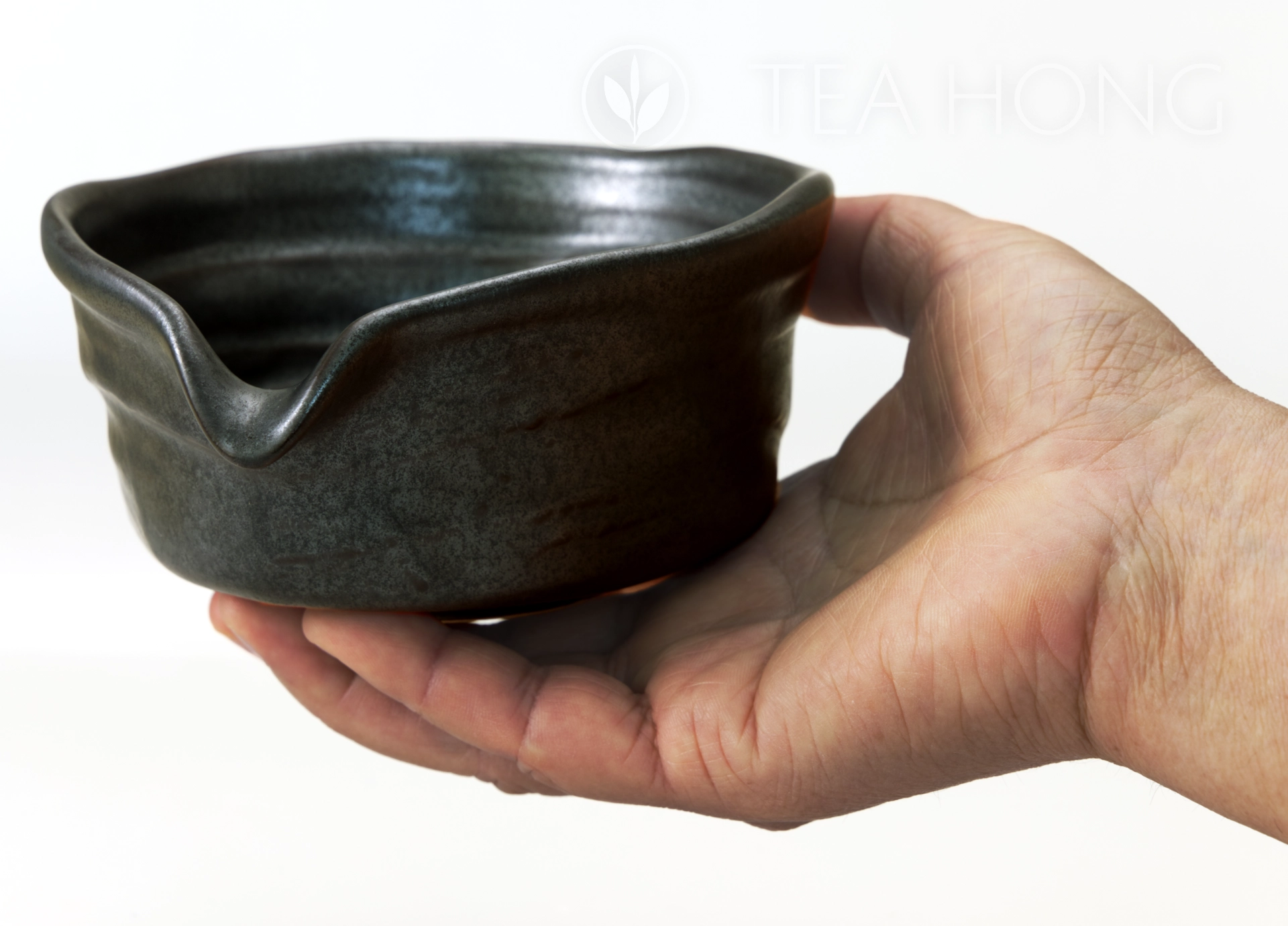 Minoyaki chawan: Black Spout