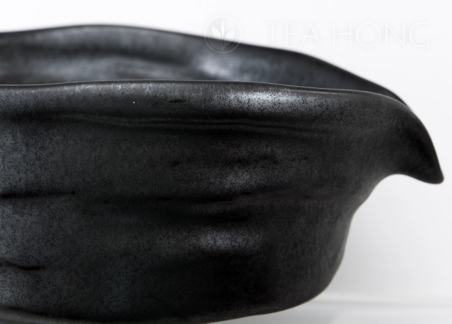 Minoyaki chawan: Black Spout