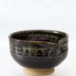 Kasengama katakuchi chawan: Flowing Glaze