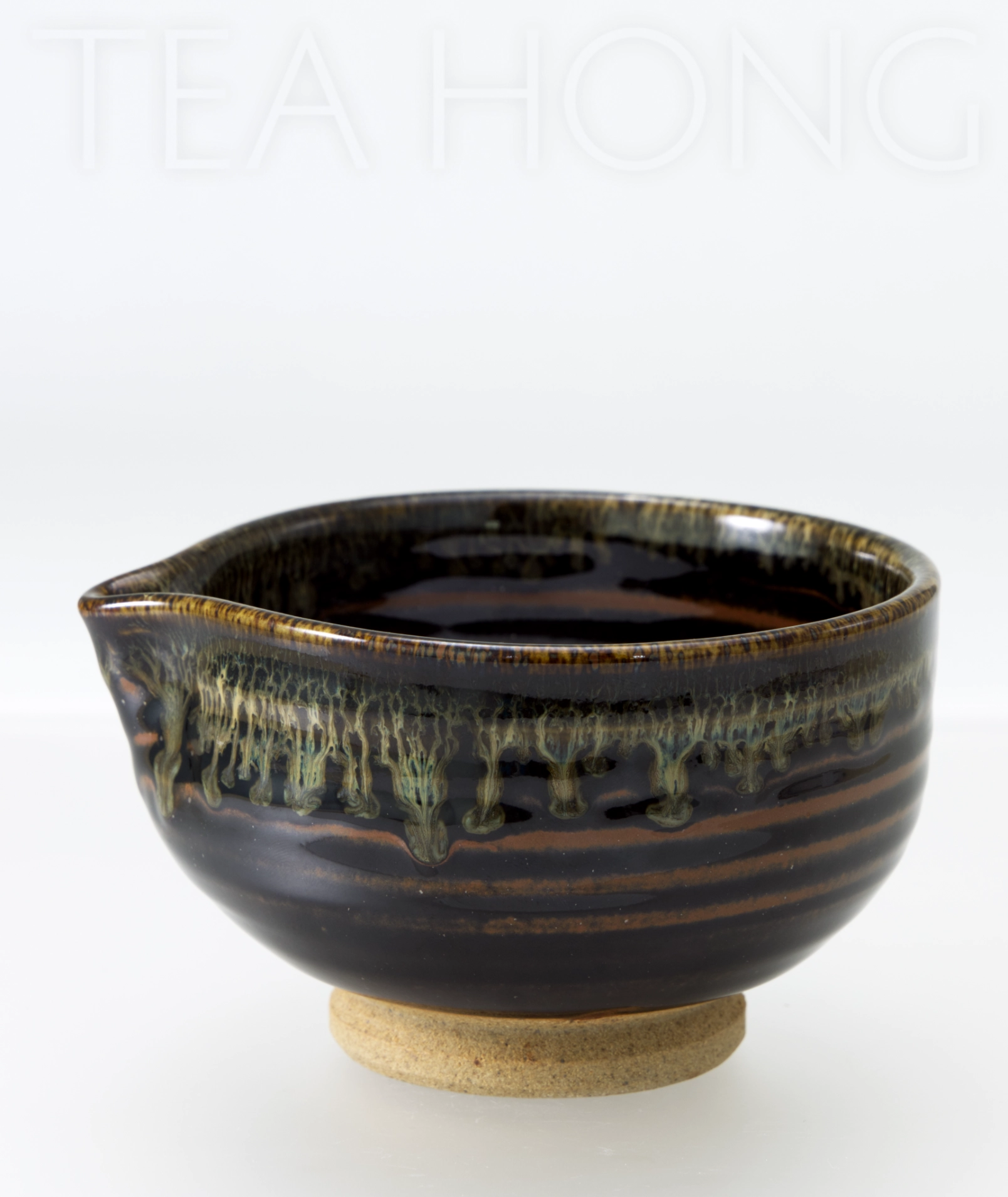Kasengama katakuchi chawan: Flowing Glaze