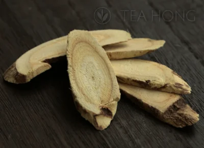 Slices of the root of Chinese licorice
