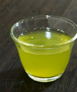 The soft, yet savoury and velvety infusion of the tea when infused at double strength The translucent liquor of a double strength infusion of Deep Steamed Yabukita
